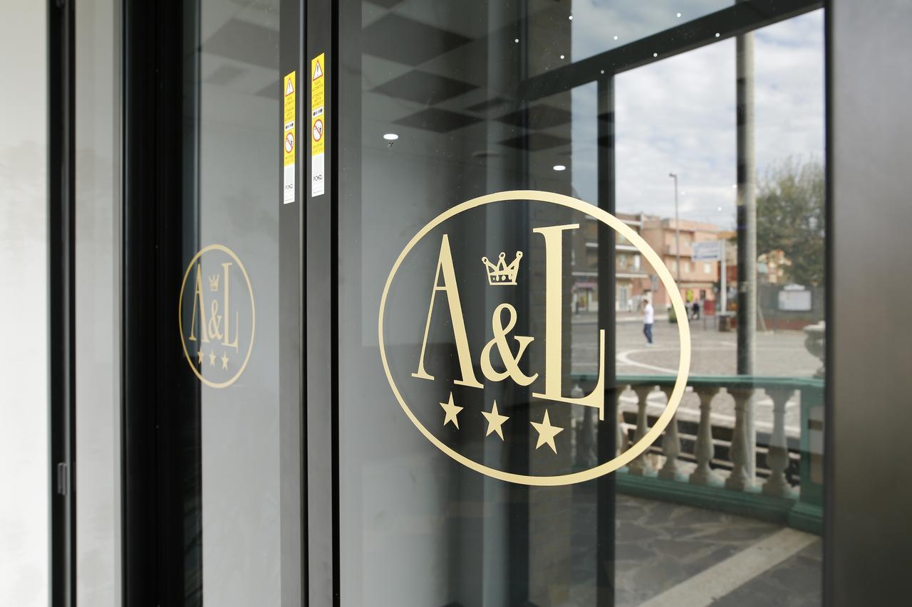 Alex & Lorenz Hotel 토르바이아니카 외부 사진
